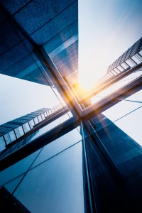 Łóżka chowane w szafie: Praktyczne rozwiązania dla małych przestrzeni